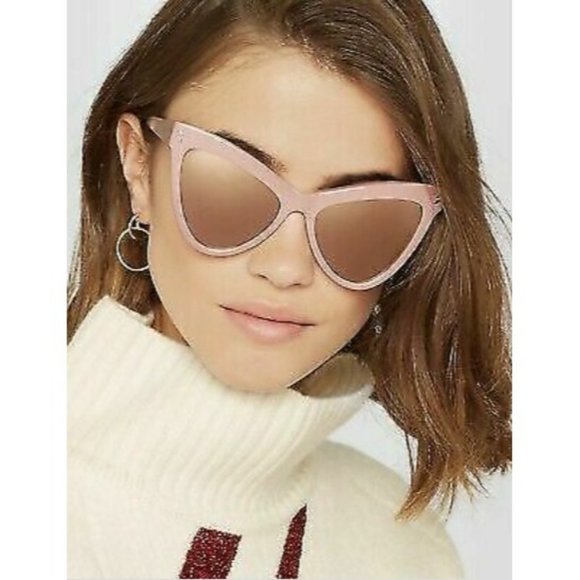 NEW STELLA MCCARTNEY GOLD MIRROR CAT BUTTERFLY EYE STYLE SUNGLASSES SC0034S003 - Picture 1 of 4